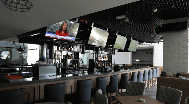 Sports Cafe uses Williams Sound for Streaming